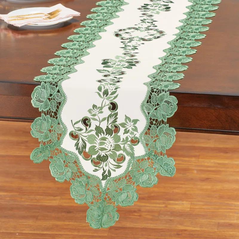 Heirloom Roses Table Topper